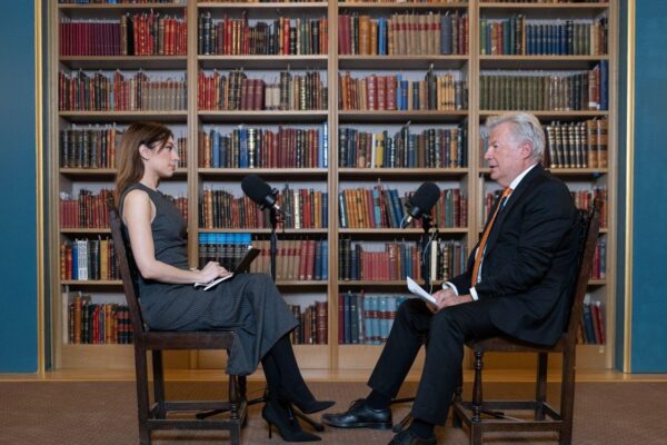 VIDCAST – BizSound: H ελληνική φαρμακοβιομηχανία και το μέλλον